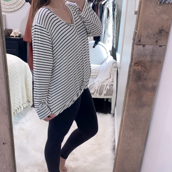 Signature 1 Plus Studio white & black striped shirt top front size 1X - Picture 2 of 5